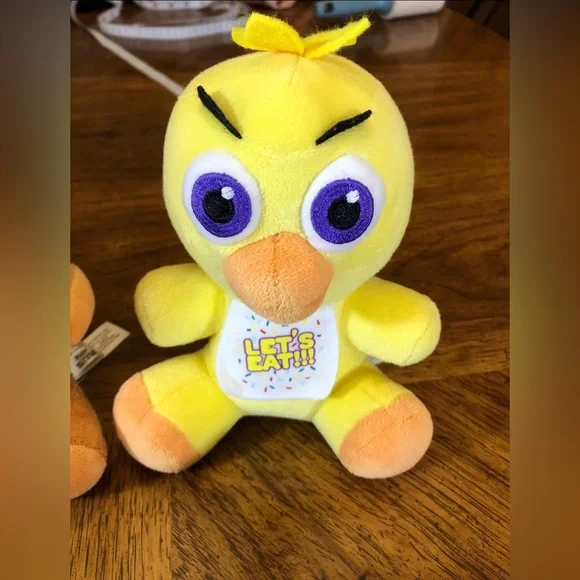 *SOLD* Five Nights At Freddy’s Blanket & 3 Plushies - Picture 5 of 7